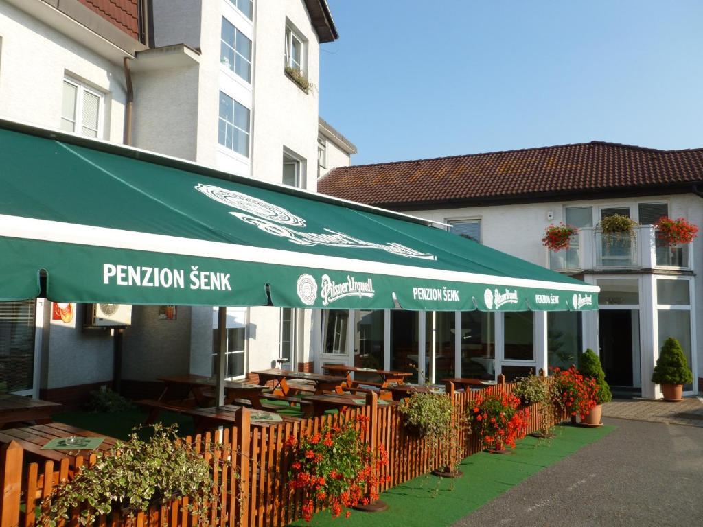 Penzion Senk Pardubice Exterior foto
